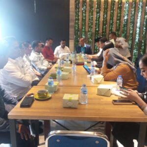 Sejumlah anggota Pafi Nusa Tenggara Timur dan perwakilan DPRD tengah mengikuti pertemuan koordinasi untuk membahas strategi peningkatan layanan farmasi di wilayah NTT